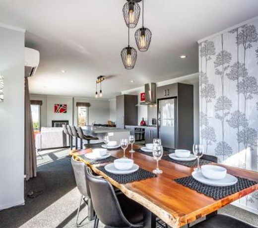 Sunshine and Snow Lodge - Ohakune Holiday Home