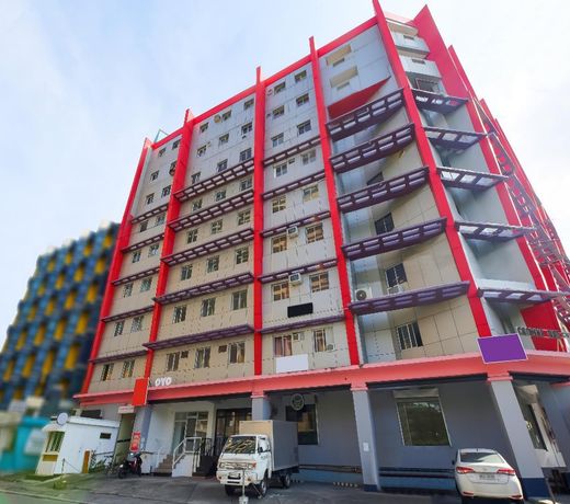 OYO 809 Crowne One Condo
