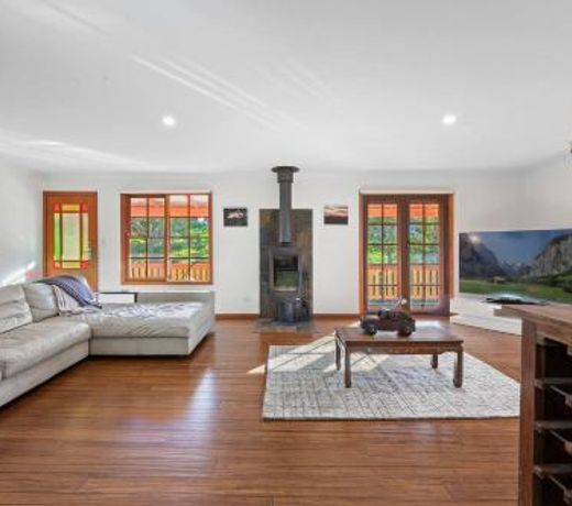 Pet Friendly Farm Stay in heart of the Tilba village