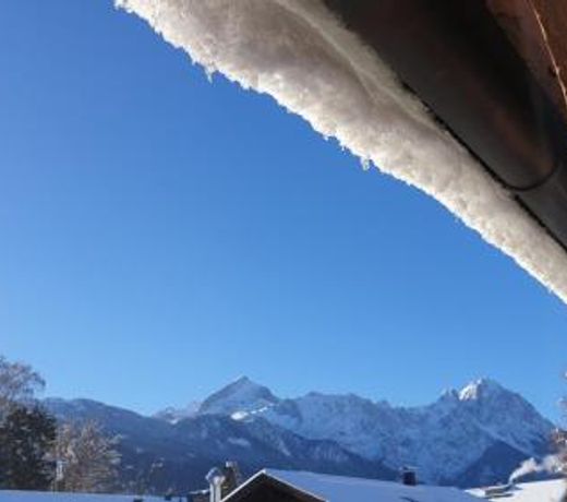 Bunter Hirsch Ferienwohnung im Garmischer Zentrum