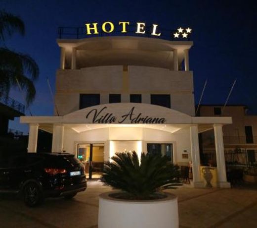 Villa Adriana Hotel