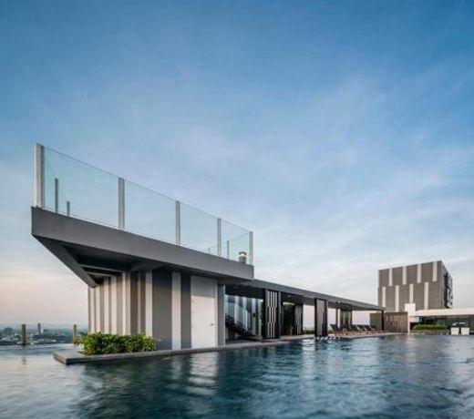 The Base Central Pattaya Apart