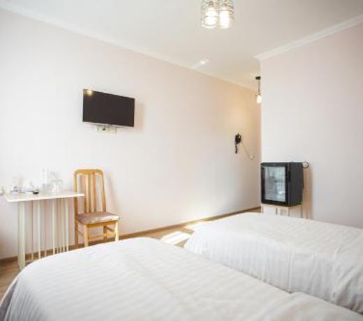 DECCA Hotel