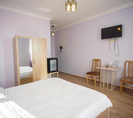 DECCA Hotel