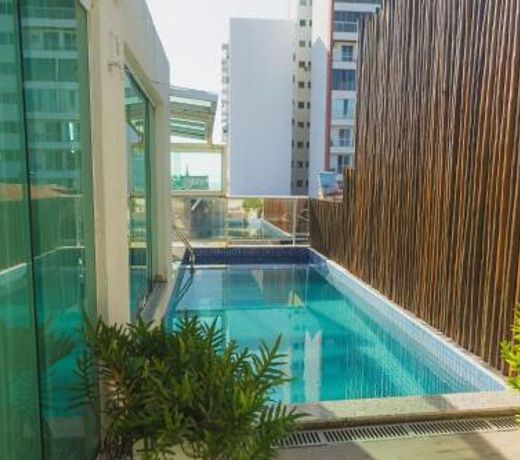 Casa ampla com área de lazer na praia em Ilhéus
