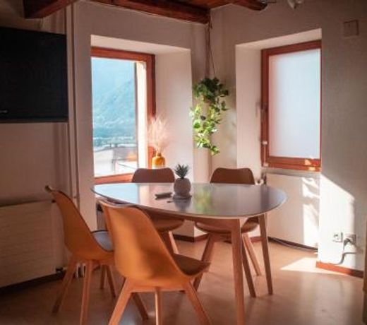 Wisteria House - Holiday Apartment