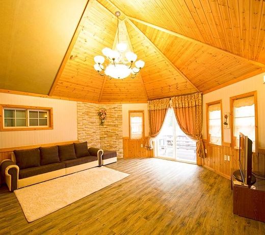 Gangneung Gyeongpo Awoolim Pension