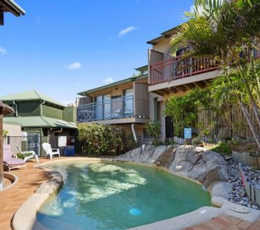 BEACHBREAK - 100m to beach - sleeps 6