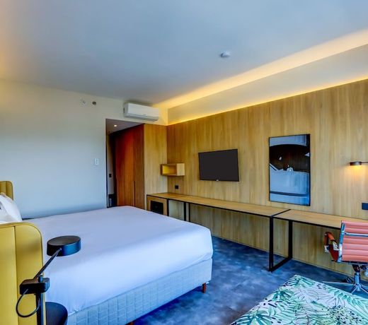 Hilton Garden Inn RebouÃ§as