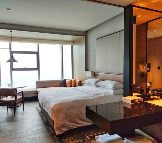Courtyard by Marriott Luoyang