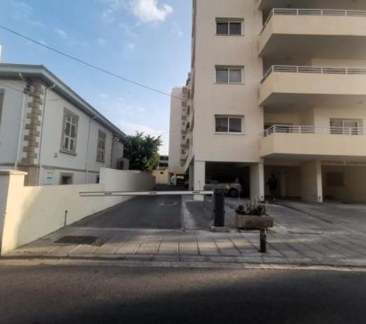 Sunny 2 Bedroom Larnaca Center