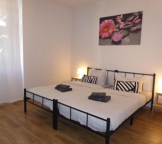Apartment Ferienwohnung Martin Luther, 3 Schlafzimmer, free WiFi, NÃ¤he Zentrum, klimatisiert, hell, offen, sehr schÃ¶n,