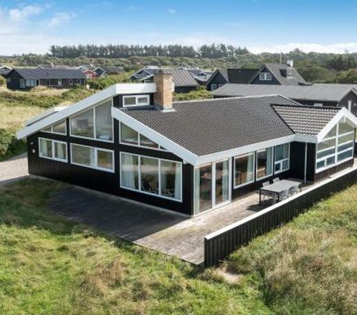 8 person holiday home in Hj rring