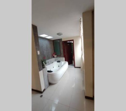 TURI Suite con Jacuzzi, centro de la ciudad