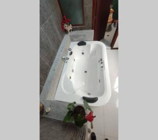 TURI Suite con Jacuzzi, centro de la ciudad