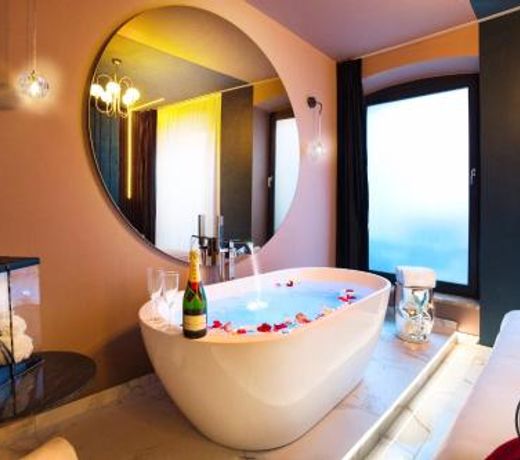 LIFE VOYAGE & SPA by Life Renaissance