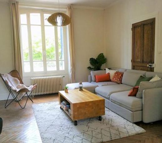 Charmante maison bourguignonne avec grand jardin et parking