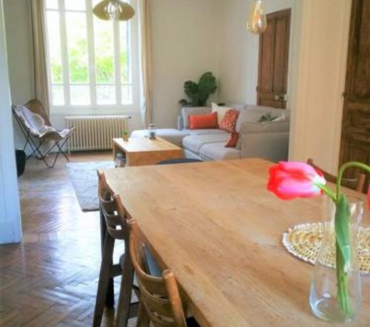 Charmante maison bourguignonne avec grand jardin et parking