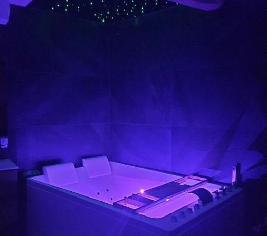 La loveroom bdsm grassoise "La chambre des desirs"
