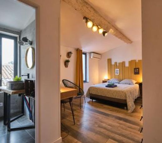 Melina - jacuzzi - maison avec cour climatisee proche cite medieval