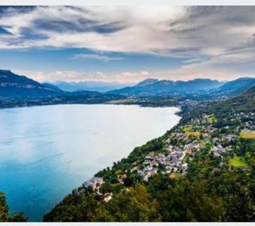 85 m2, calme , parking, centre ville
