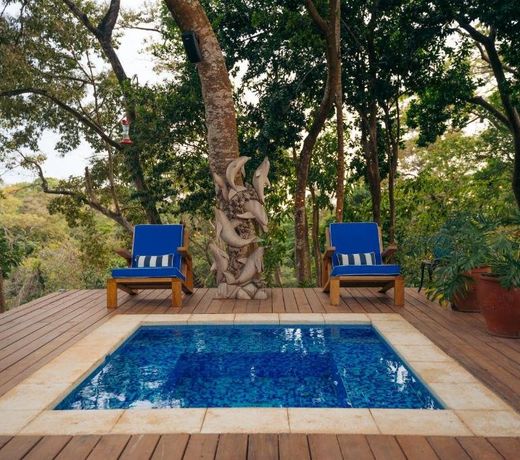Blue Roatan Resort