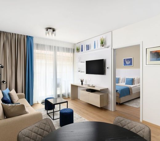 Emerald Downtown Suites
