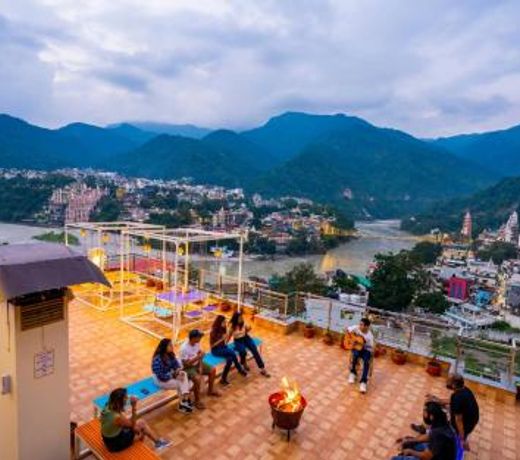 goSTOPS Rishikesh, Lakshman Jhula