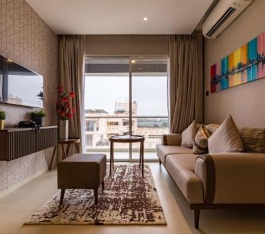 AR Suites Jewels Royale