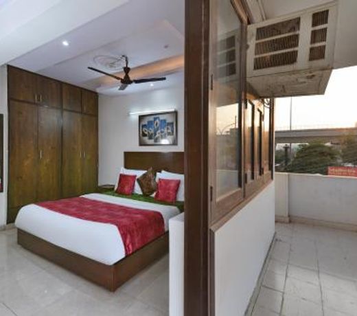 Hotel Admire Inn "Atta Market, Noida Sector 18"