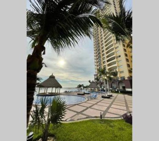 Condominio de lujo a Pie de Playa