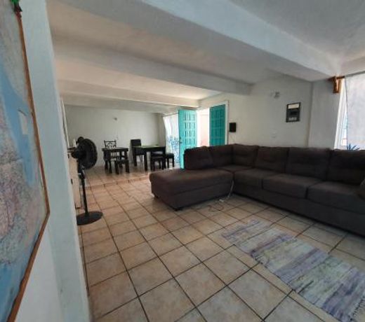 Nómadas Hostel
