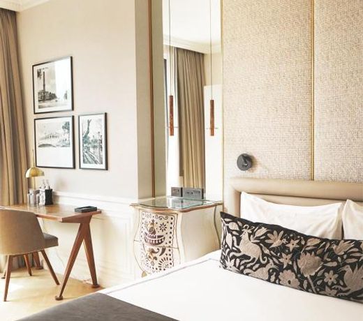 The Alest Hotel