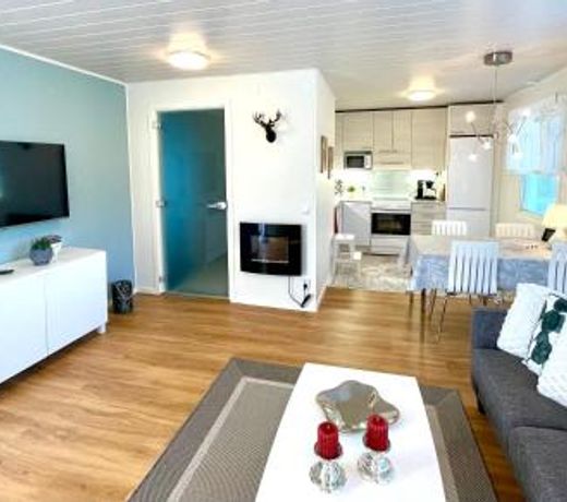 Cozy renovated house with a lot of parking space.