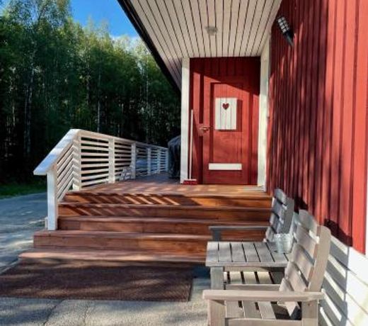 Cozy renovated house with a lot of parking space.
