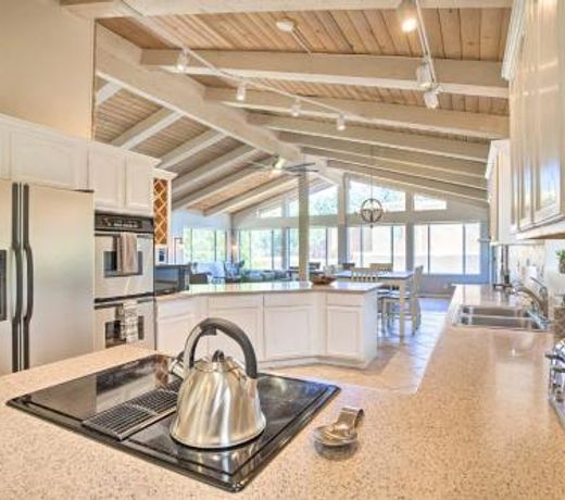 Spacious Sedona Hideaway with Furnished Patio!
