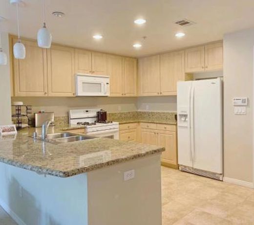 Irvine 2Bedroom 2 Bathroom Apartment with Kitchen Pool gym