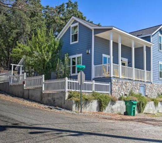 Sierra Sunset Inn - 3 Miles to Placerville!