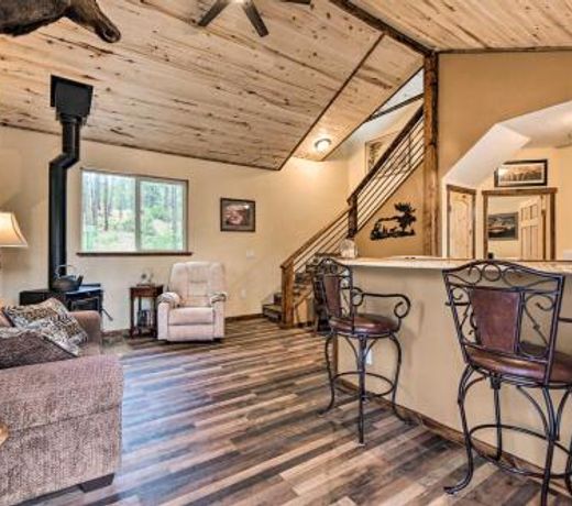Cabin at the Little Ranch Hiking On-Site!