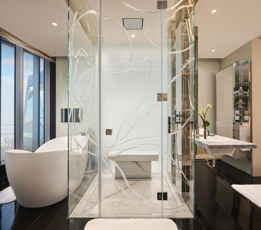 J Hotel, Shanghai Tower