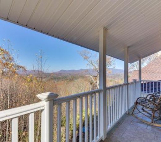 Blairsville Mansion Hot Tub, Casino and Games