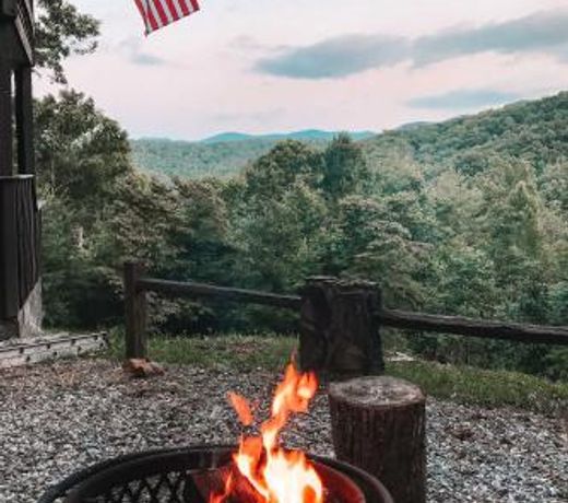 Mtn Cabin with Hot Tub and Breathtaking Views!