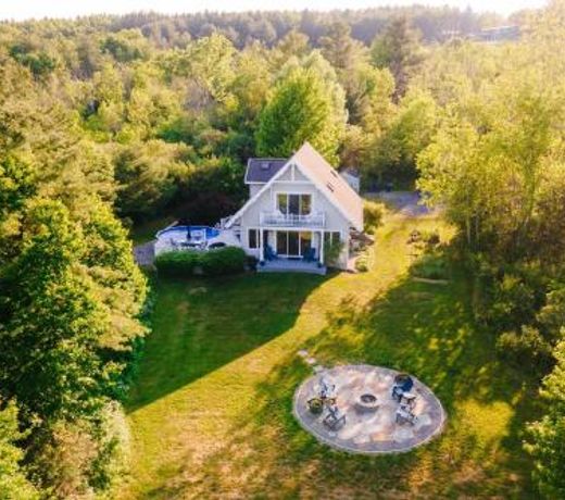 Charming House with Keuka Lake Views and Pool!