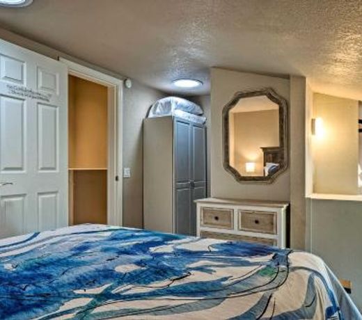 Gold Beach Townhome with Ocean Views and Sunroom!