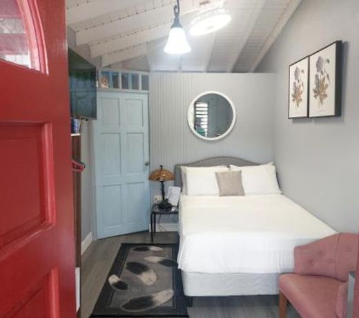 Carmen's Cozy Studio