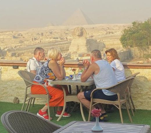 Seven Pyramids Inn