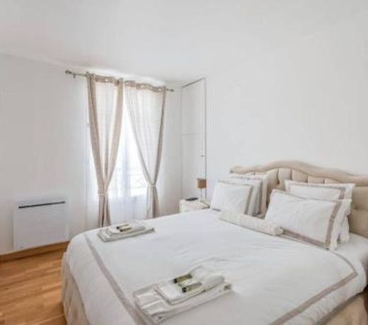 Cour royal apartment near Disneyland BMYGUEST