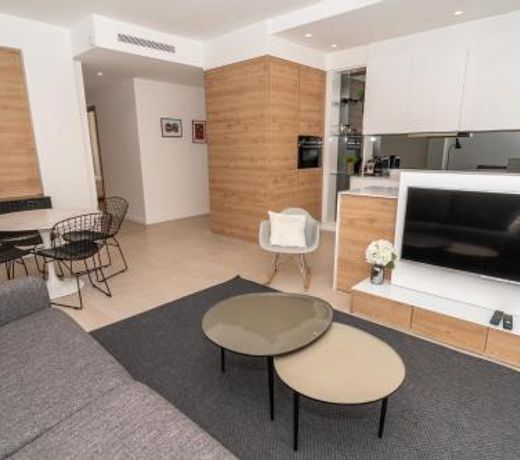 Cannes Center La Croisette Splendid 2 BR in premium residence gardens and balcony by Olam Properties