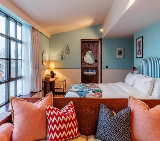 room2 Chiswick Hometel