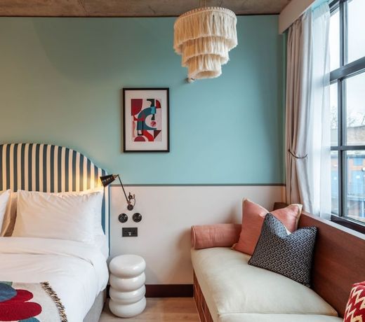 room2 Chiswick Hometel